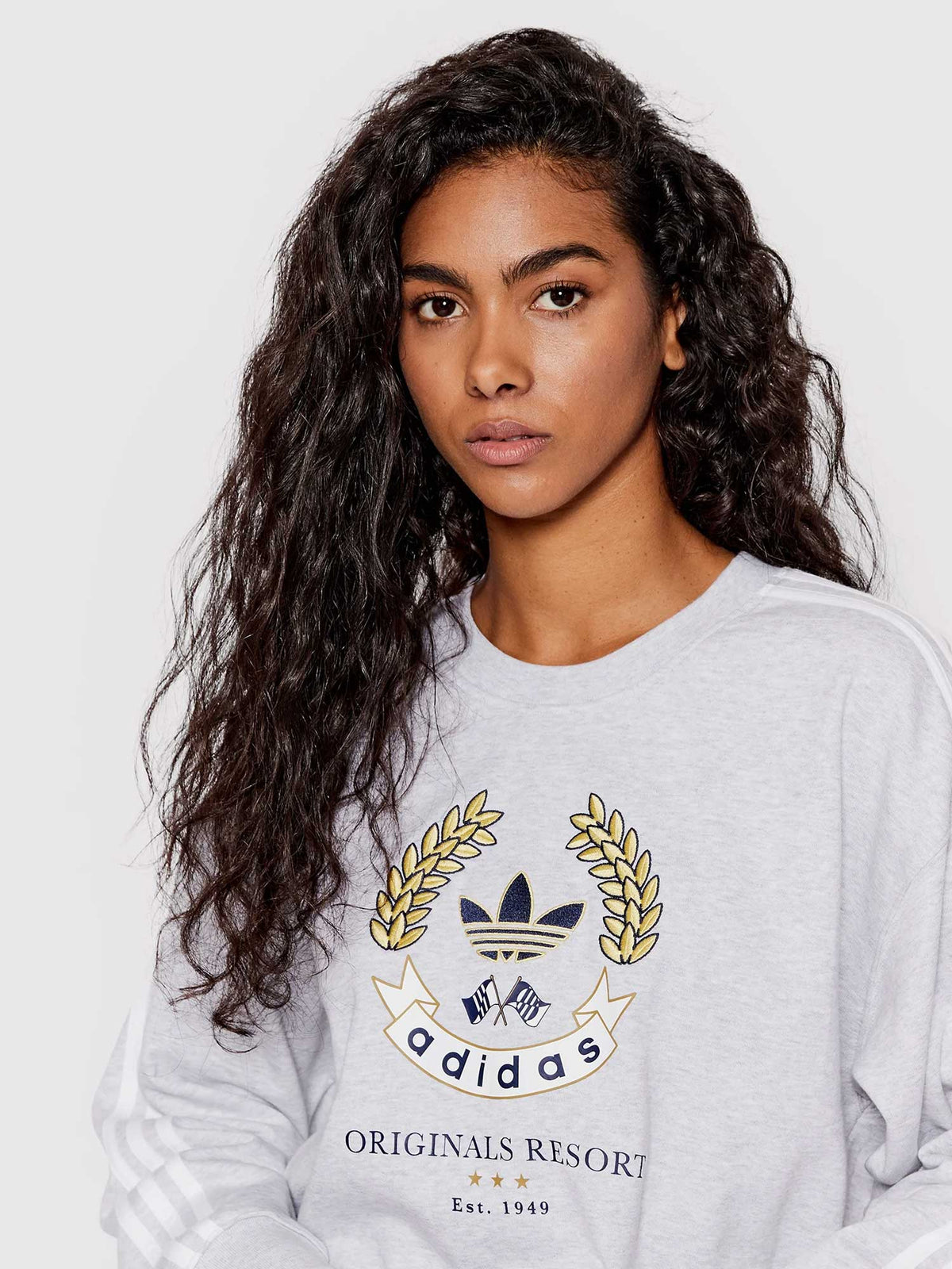 ADIDAS Блуза Sweatshirt with Crest Graphic